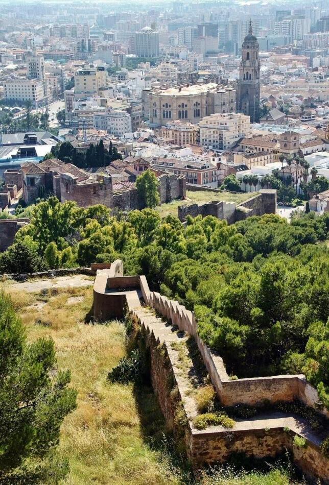 La Bella Escondida Piscina Campo De Golf Solarium Y Parking En Centro Historico Διαμέρισμα Μάλαγα Εξωτερικό φωτογραφία
